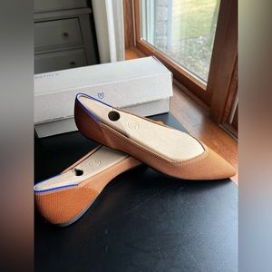 Brand new Rothy’s - The Point in Fawn - size 9